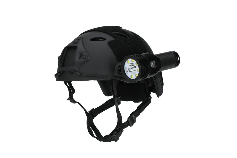 Laden Sie das Bild in Galerie -Viewer, Helm mit Licht- oder Gopro Halterung