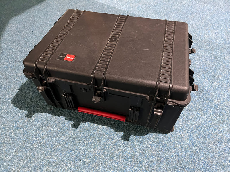 Laden Sie das Bild in Galerie -Viewer, Rebreather Transportkoffer (gebraucht)