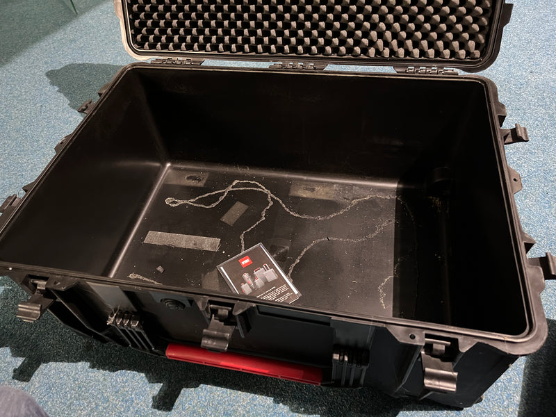 Laden Sie das Bild in Galerie -Viewer, Rebreather Transportkoffer (gebraucht)