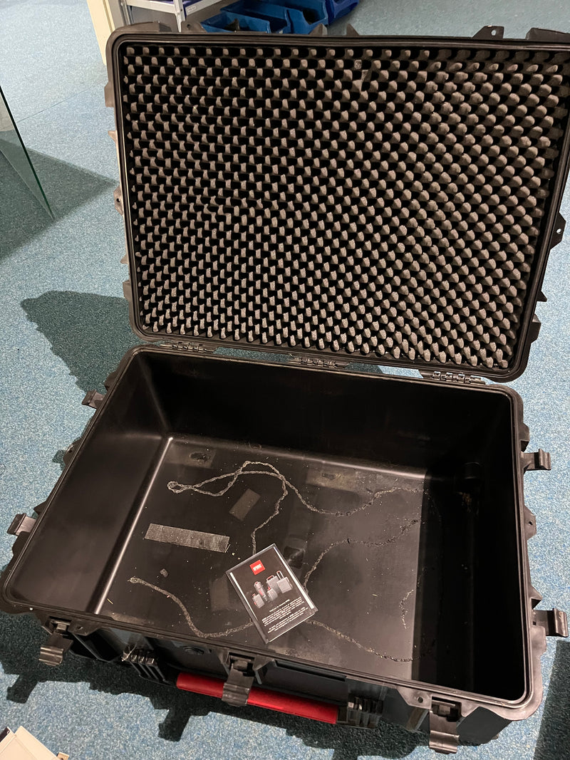 Laden Sie das Bild in Galerie -Viewer, Rebreather Transportkoffer (gebraucht)