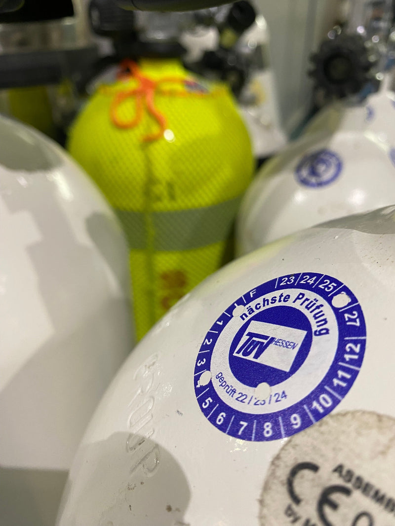 Laden Sie das Bild in Galerie -Viewer, Tauchflaschen TÜV Tauchsport Pape-tauchsport pape